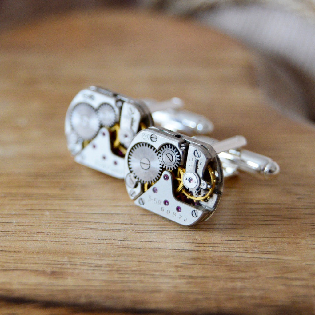 Steampunk cufflinks groomsmen gifts table
